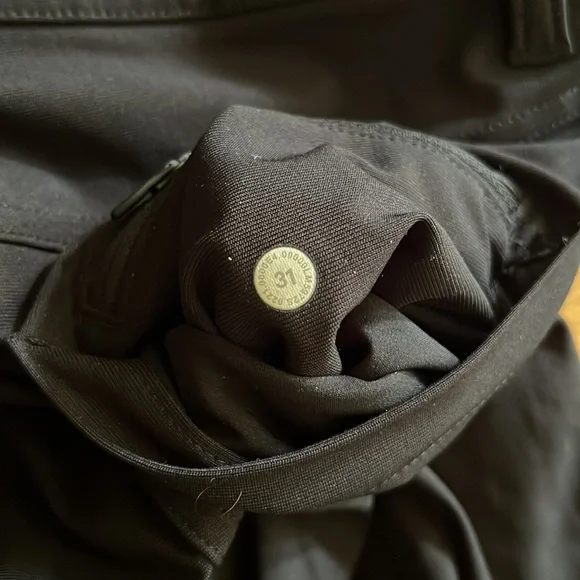 Lululemon ABC Slim-Fit Pant Waist 31” Length 28" 
Warpstreme Black - Picture 6 of 6